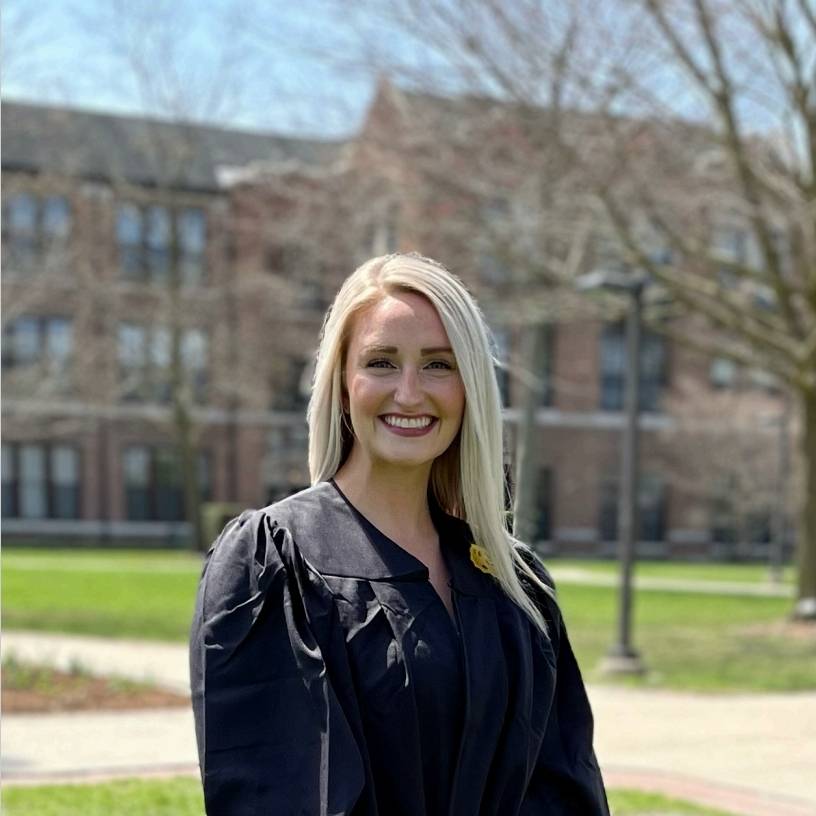 Ally Richardson Headshot